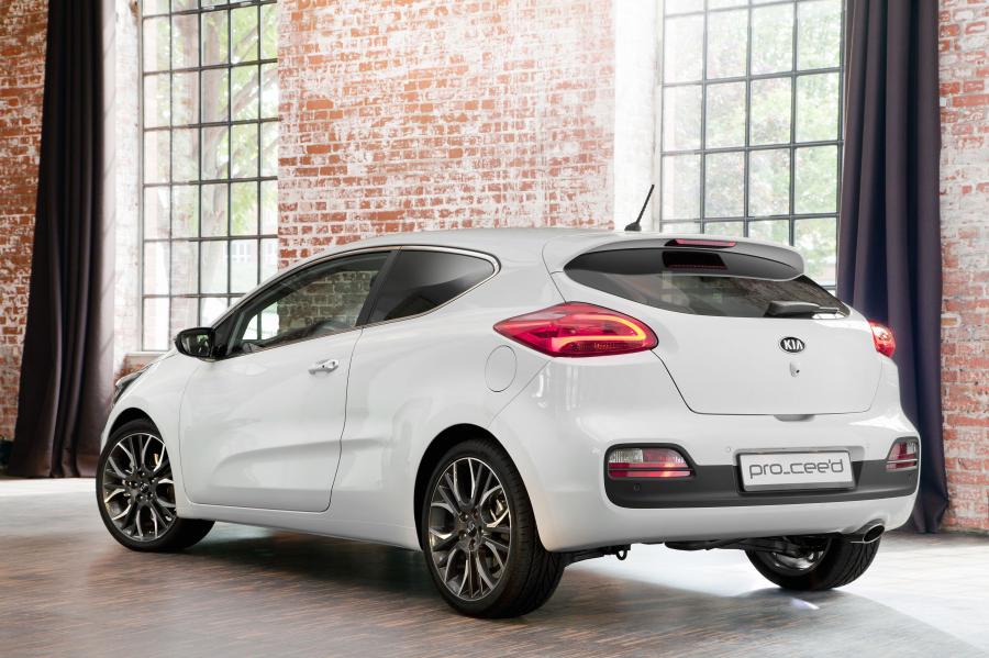  Kia pro_cee&rsquo;d 2013 года  (фото 16 из 51)